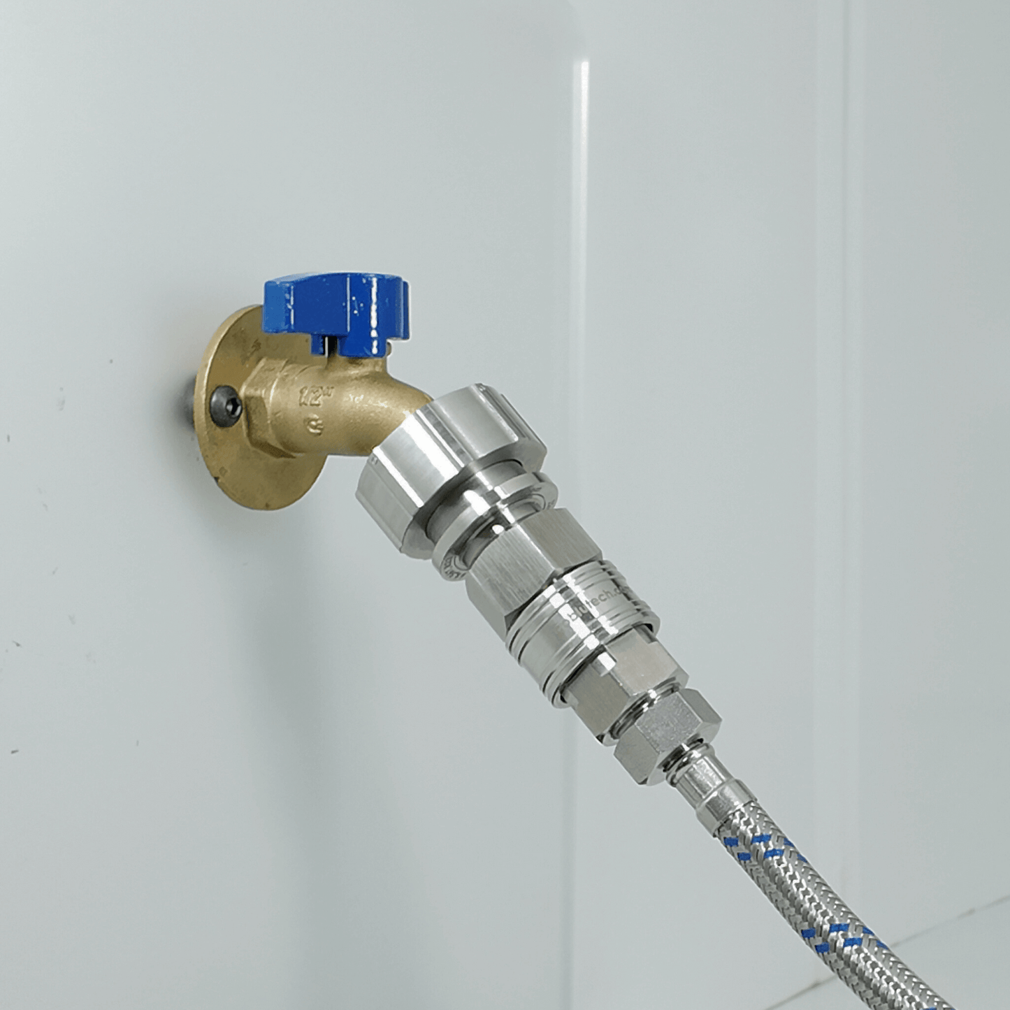 Hose Shark – Quarter Turn Quick Connect Adapter